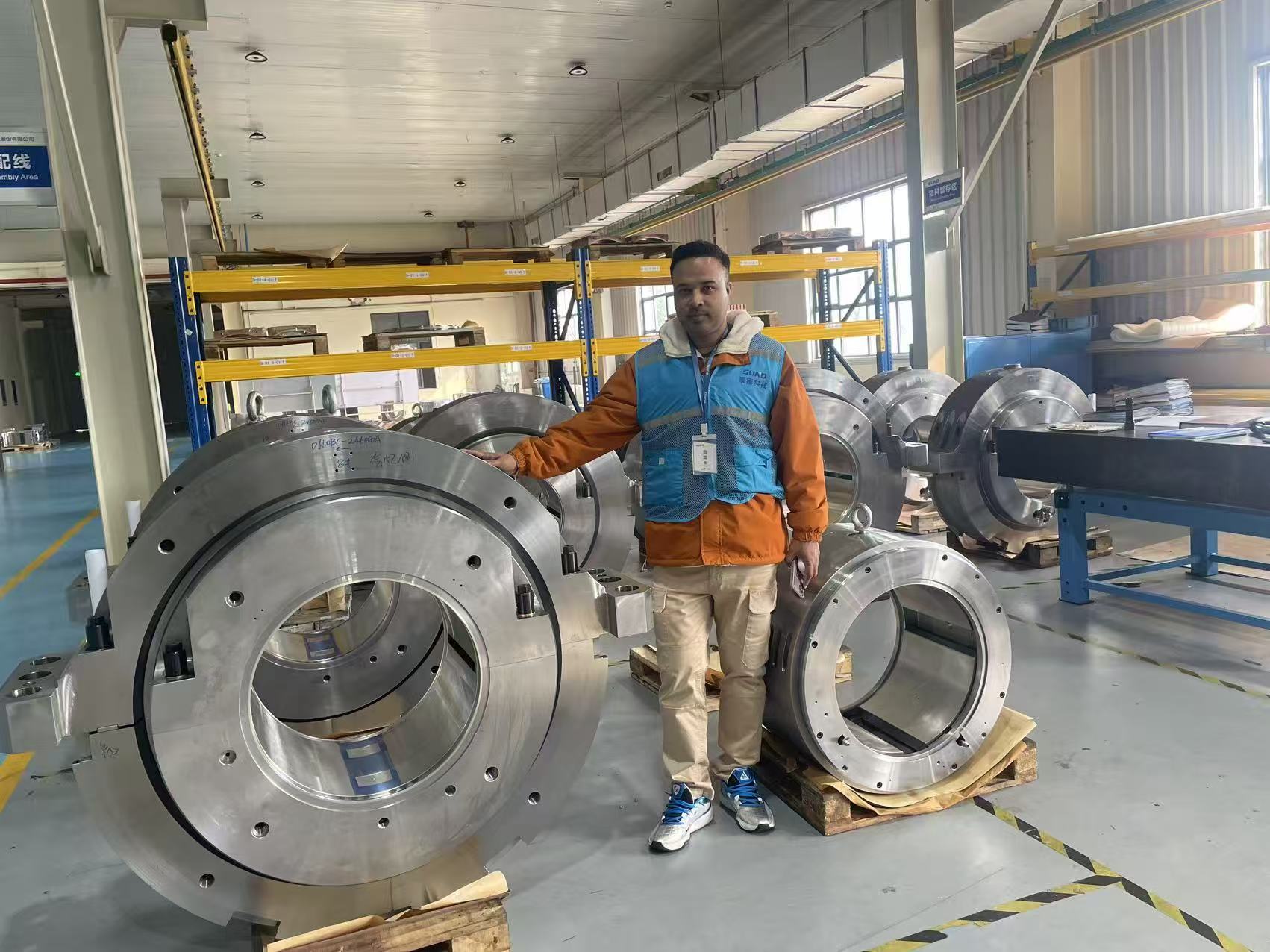 Large industrial bearing housing and ring manufacturing floor visit by Yiwu Swiftpath during power plant procurement follow up